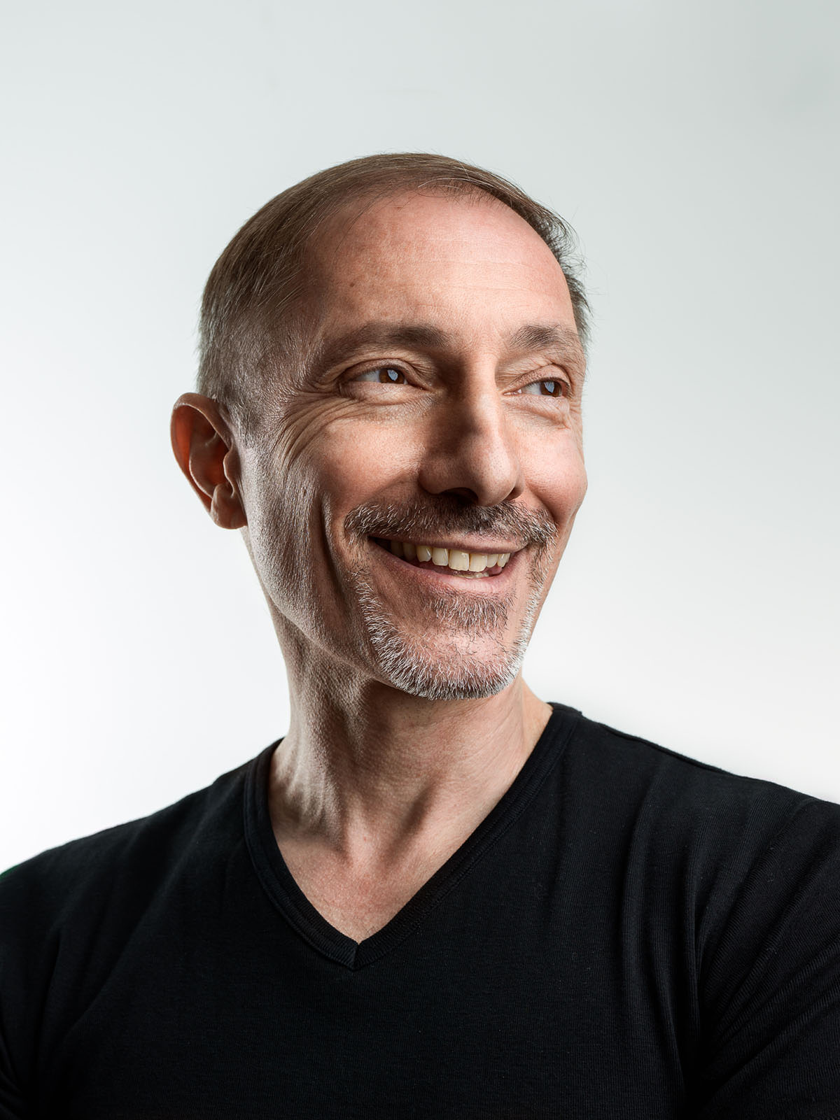 Authentisches Portrait für David Fiorucci, Leadership Coach, Keynote Speaker, Mentaltrainer und Networkingspezialist in Biel.