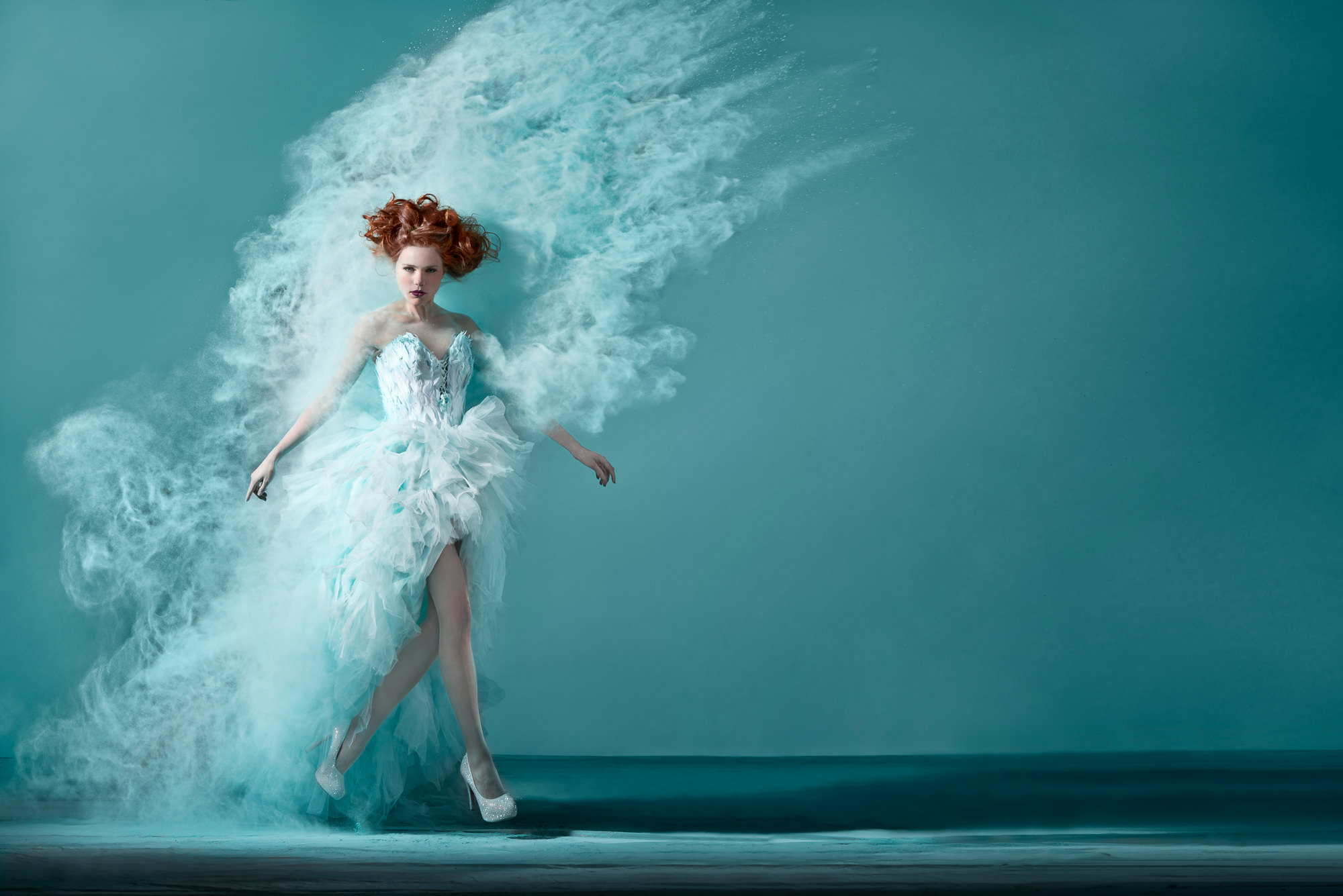 Happy Size Kampagne zum Jubiläum. Portrait Aufnahmen im Studio mit Puder.