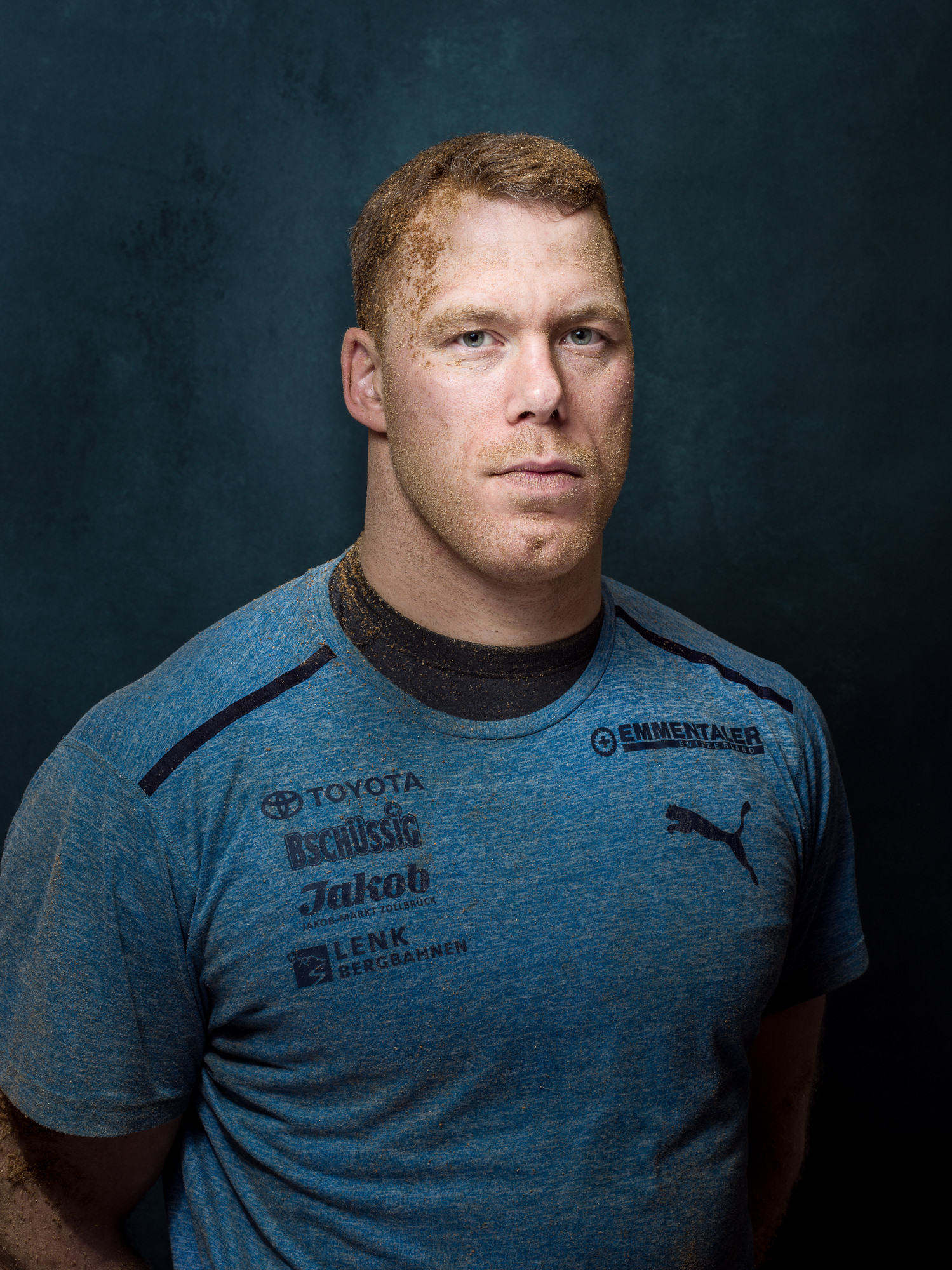 Die besten Schwinger der Schweiz trainieren gemeinsam während ihres jährlichen WK Militärdienstes im BASPO. Portrait von Matthias Sempach.