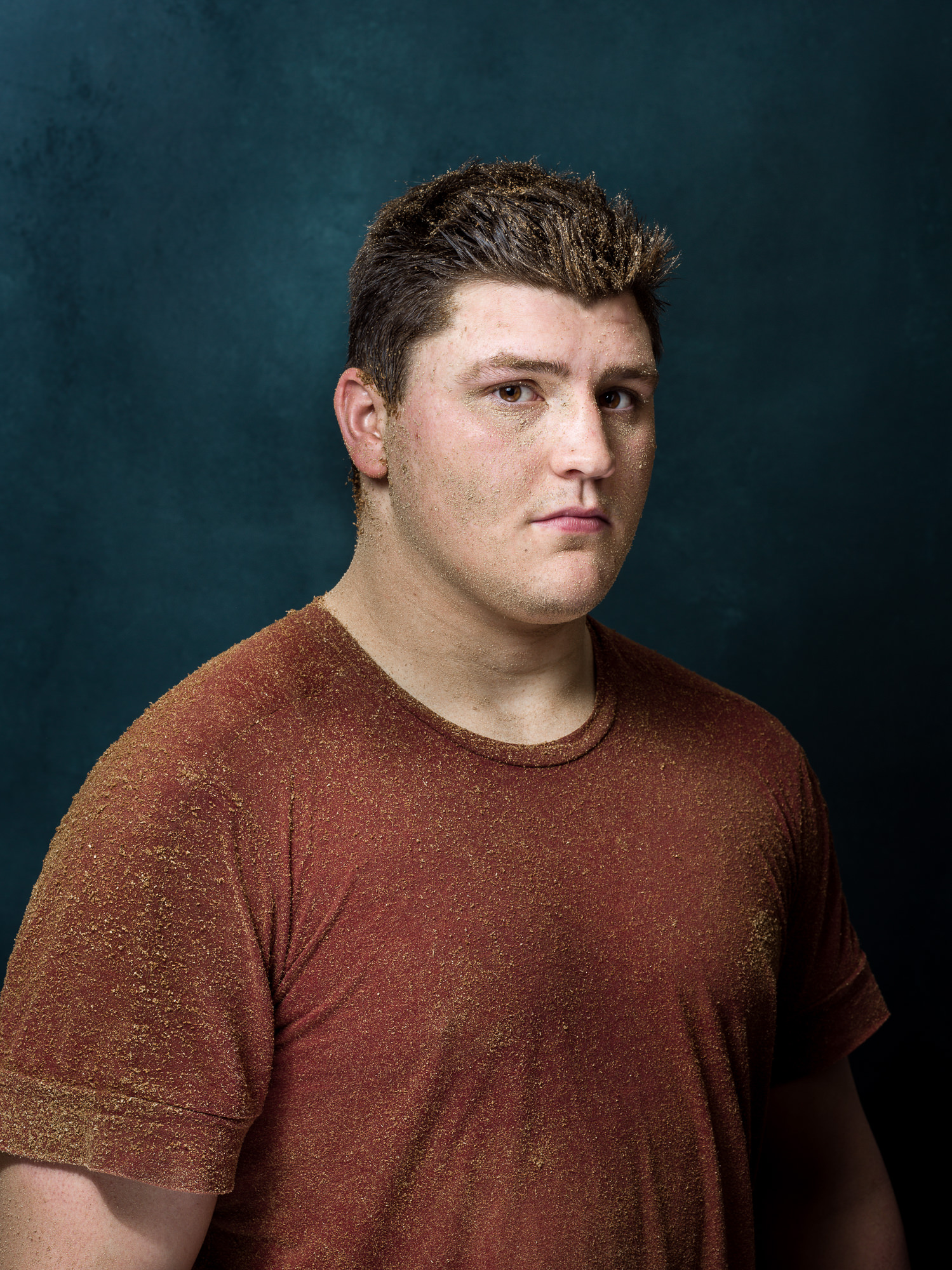 Die besten Schwinger der Schweiz trainieren gemeinsam während ihres jährlichen WK Militärdienstes im BASPO. Portrait von Nick Alpiger.